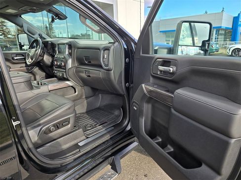 Used 2021 Chevrolet Silverado 2500 LTZ w/ LTZ Premium Package image 13
