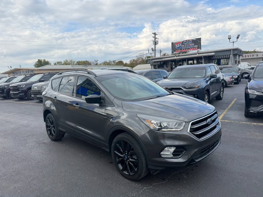 Used 2018 Ford Escape SE w/ SE Sport Appearance Package AWD/4WD image 2