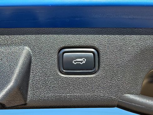 Used 2025 Kia Sportage EX w/ Premium Package image 7