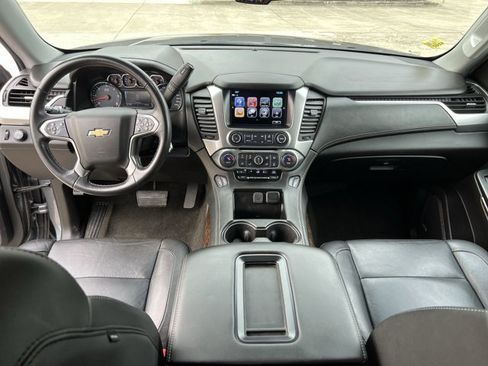 Used 2018 Chevrolet Suburban LT image 21