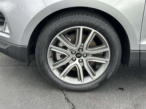 Used 2024 Ford Edge Titanium w/ Equipment Group 301A image 8