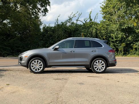 Used 2016 Porsche Cayenne S AWD/4WD image 5