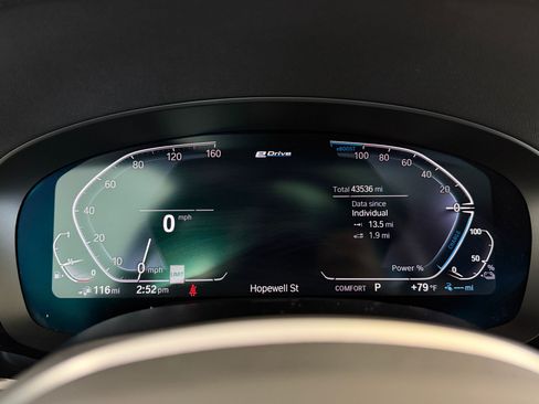Used 2020 BMW 530e xDrive w/ M Sport Package AWD/4WD image 20