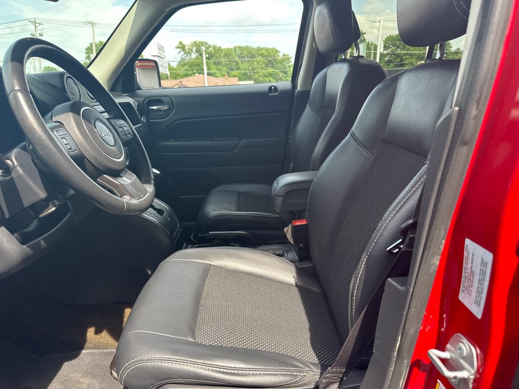 Used 2016 Jeep Patriot Sport w/ Power Value Group FWD image 2