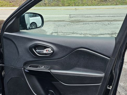 Used 2023 Jeep Cherokee Altitude Lux image 6