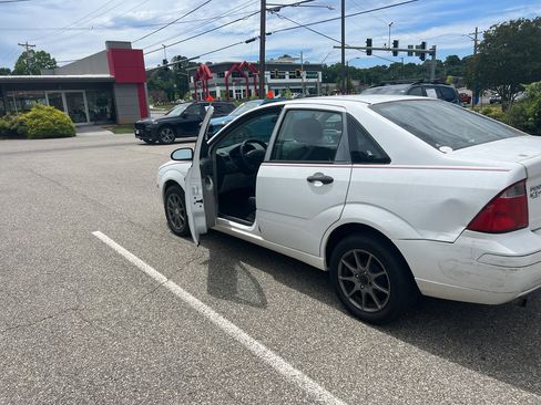 Used 2007 Ford Focus SE FWD image 5