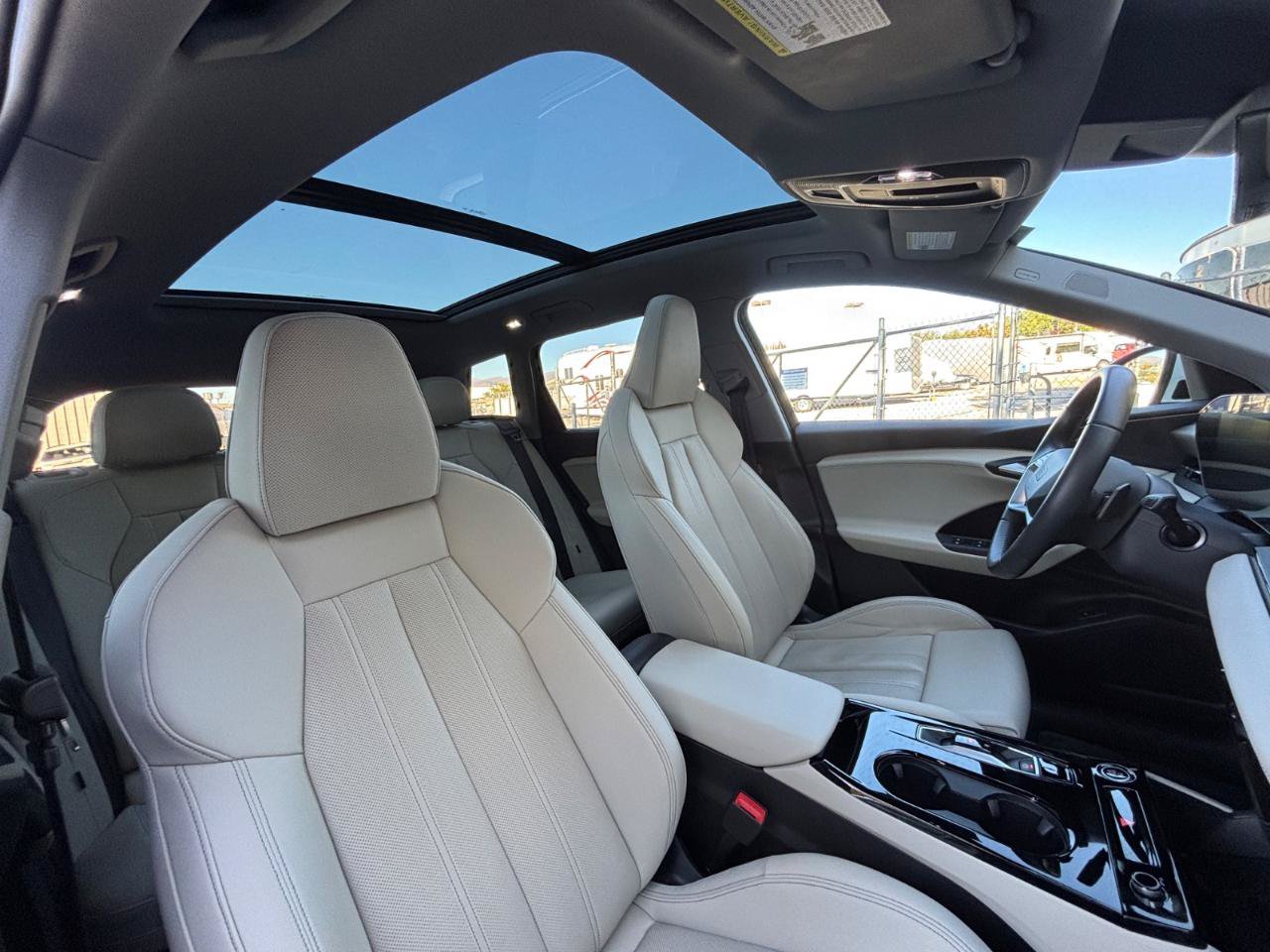 Used 2025 Audi Q6 e-tron Premium Plus AWD/4WD image 5