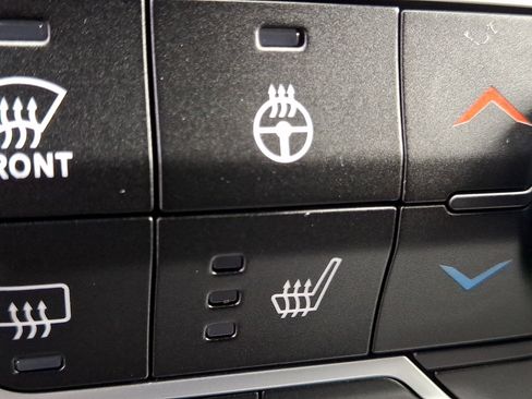 Used 2023 Jeep Wrangler Unlimited w/ Sun & Screen Package AWD/4WD image 25