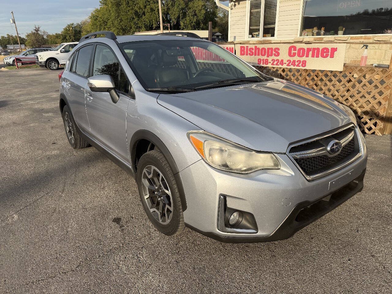 Used 2017 Subaru Crosstrek 2.0i Limited w/ Popular Package #2 AWD/4WD image 2