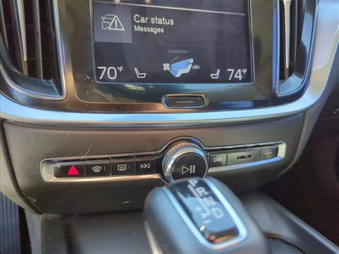 Used 2020 Volvo S60 T6 Momentum image 12