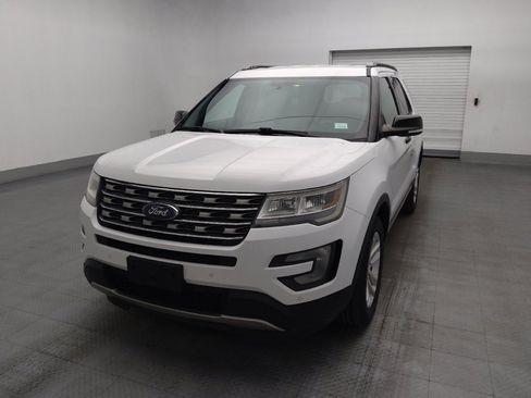 Used 2017 Ford Explorer XLT w/ Equipment Group 202A FWD image 15