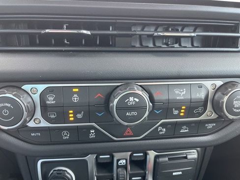 New 2026 Jeep Gladiator Mojave image 23