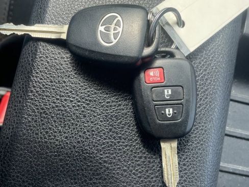 Used 2019 Toyota Tundra SR5 w/ TRD Off Road Package image 34