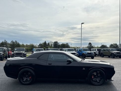 Used 2016 Dodge Challenger R/T Scat Pack w/ Leather Interior Group RWD image 2