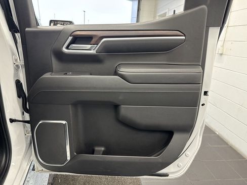 Used 2022 GMC Sierra 1500 SLT w/ X31 Off-Road Package image 46