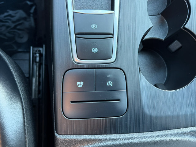 Certified 2025 Ford Escape ST-Line Select AWD/4WD image 25