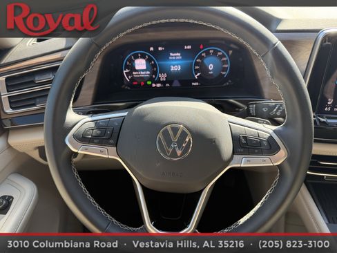 Certified 2025 Volkswagen Atlas SE image 16