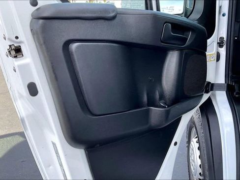 Used 2025 RAM ProMaster 2500 w/ Convenience Group FWD image 20