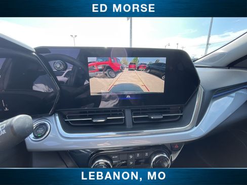 Certified 2025 Chevrolet Trax LT FWD image 14