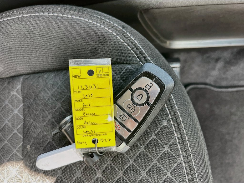 Used 2025 Ford Escape Active w/ Cold Weather Package FWD image 32