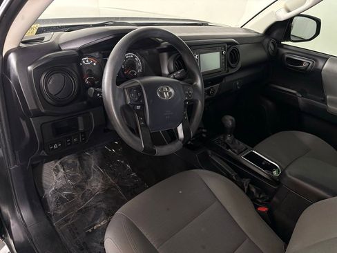 Used 2018 Toyota Tacoma SR w/ SR Convenience Package AWD/4WD image 15