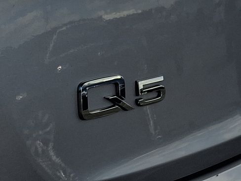 Used 2022 Audi Q5 2.0T Premium image 33