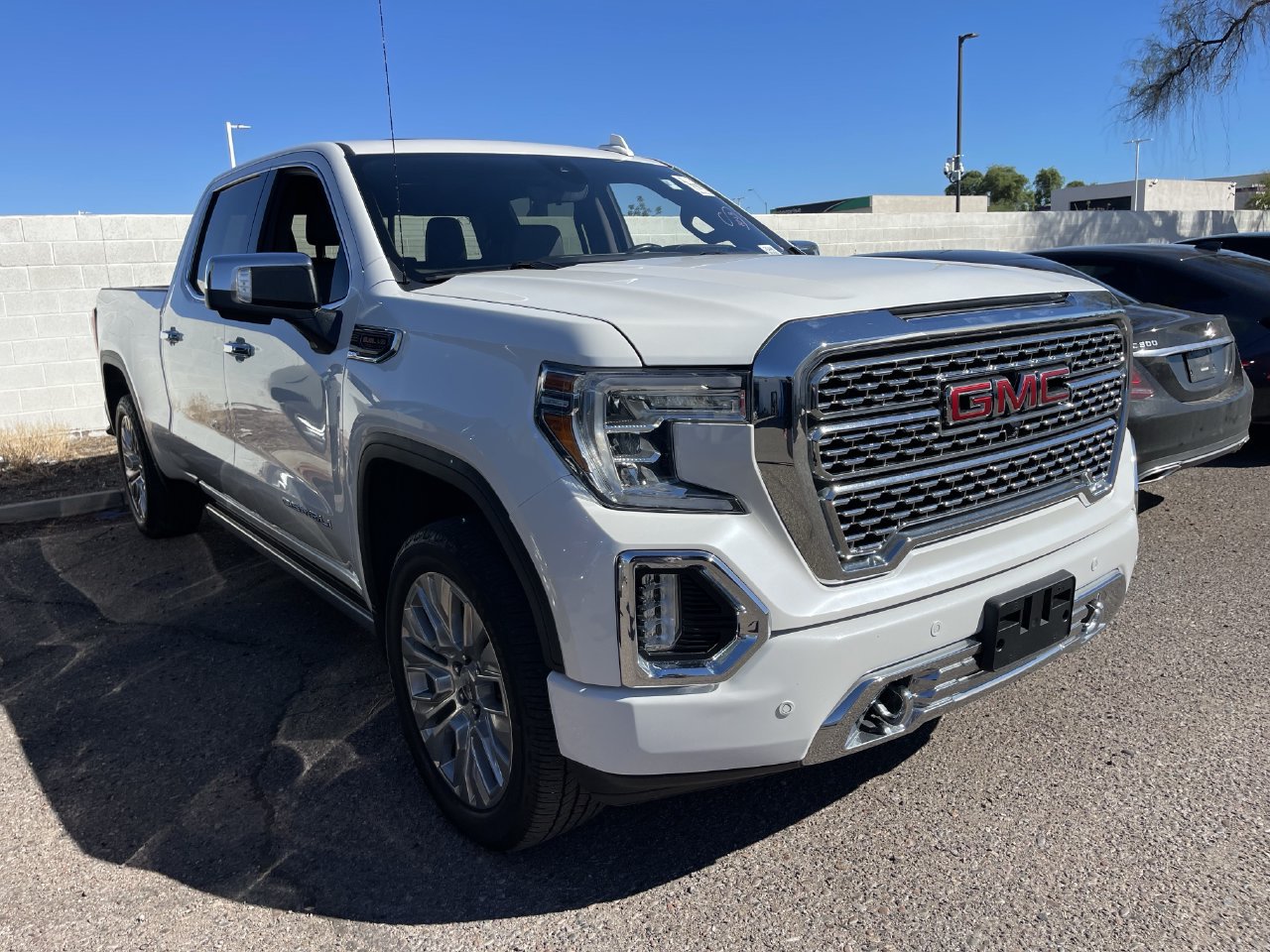 Used 2020 GMC Sierra 1500 Denali w/ Denali Ultimate Package AWD/4WD image 3