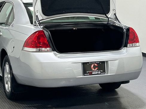 Used 2009 Chevrolet Impala LT image 12