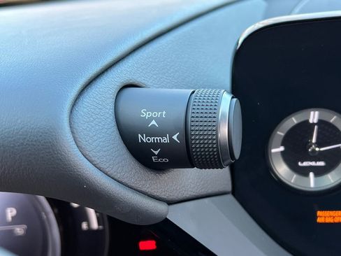 Used 2022 Lexus ES 300h F Sport w/ Accessory Package image 28