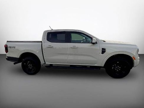 Certified 2025 Ford Ranger Lariat w/ Black Appearance Package AWD/4WD image 4