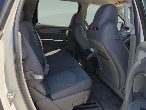 Used 2015 Chevrolet Traverse LS FWD image 15