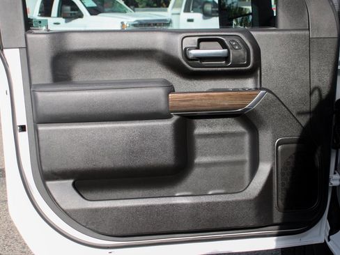 Used 2024 Chevrolet Silverado 3500 LT w/ Convenience Package image 14