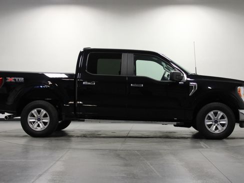 Used 2022 Ford F150 XLT w/ XTR Package image 3