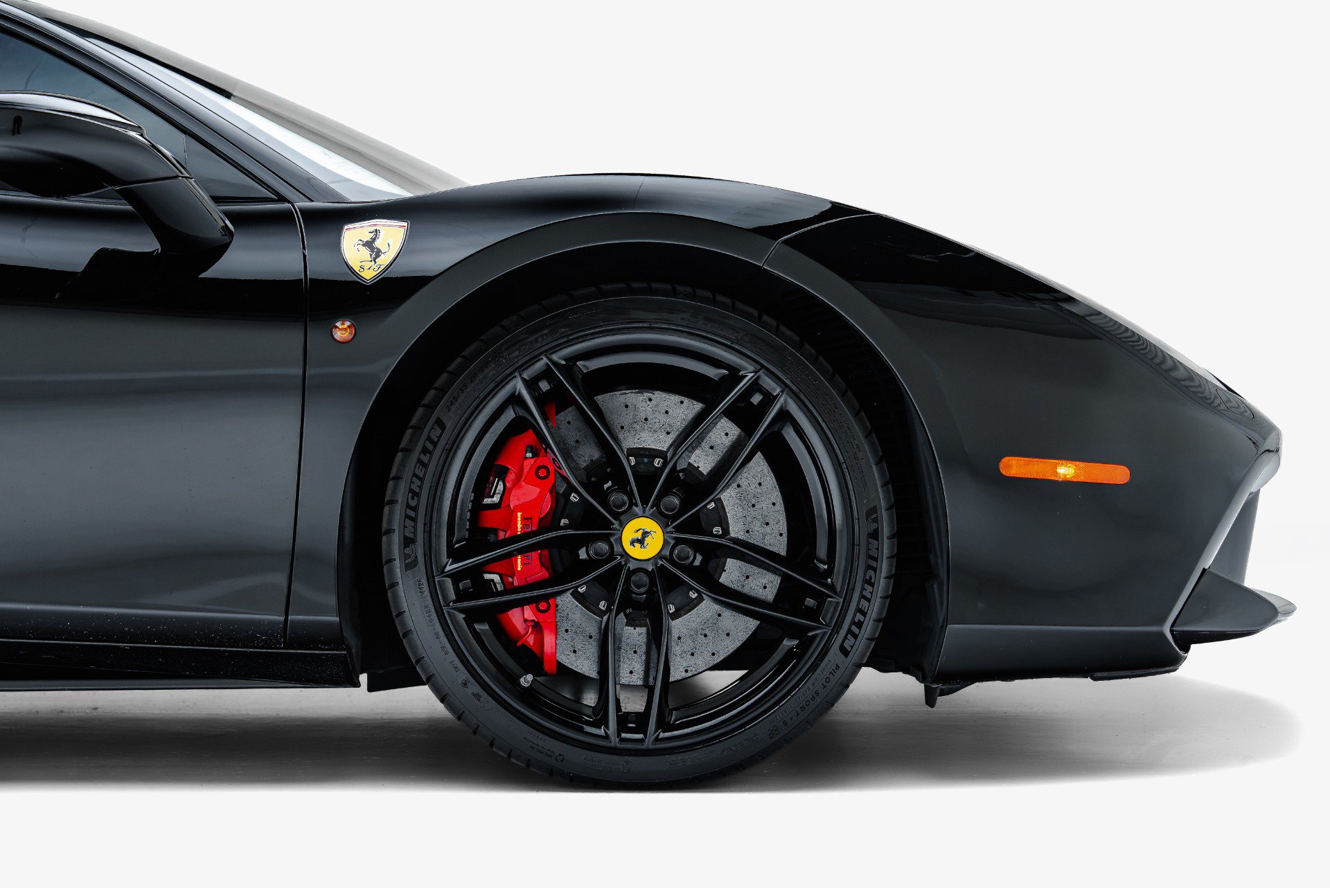 Used 2016 Ferrari 488 GTB RWD image 17