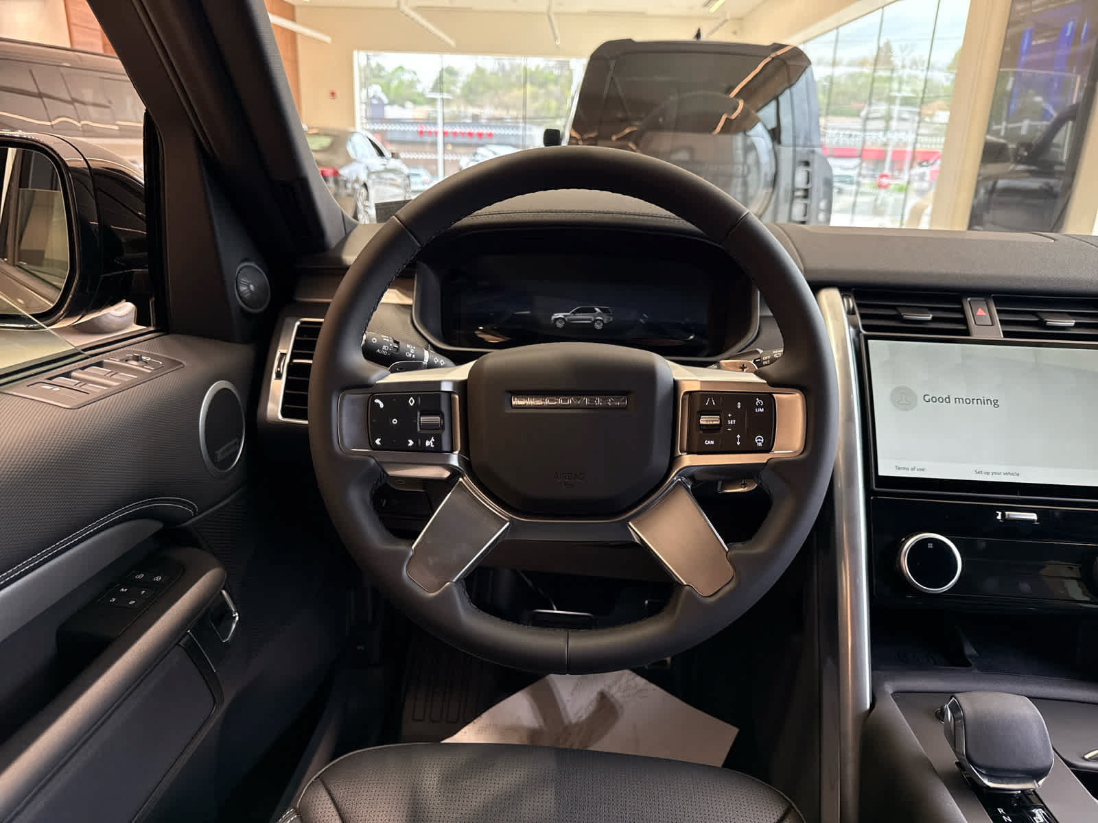 Used 2025 Land Rover Discovery Dynamic SE AWD/4WD image 9