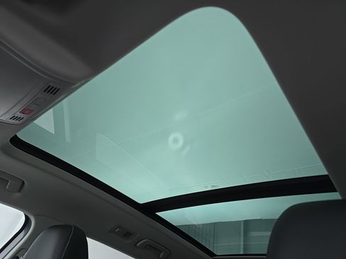 Certified 2024 Volkswagen Taos SE image 29