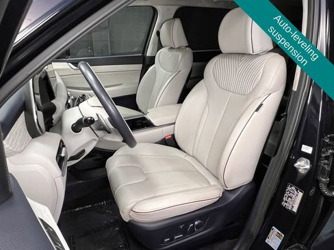 Used 2025 Hyundai Palisade Calligraphy AWD/4WD image 3