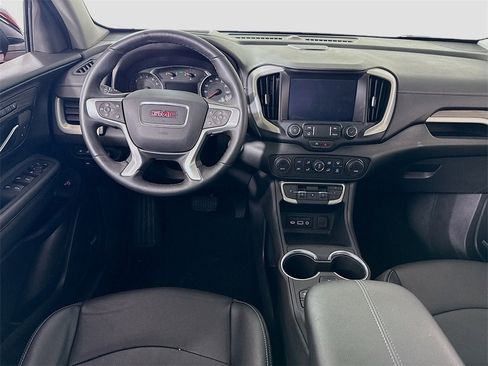 Used 2024 GMC Terrain SLT w/ Infotainment Package II image 2