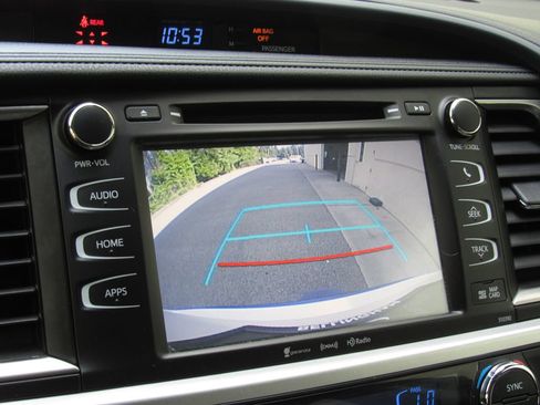 Certified 2019 Toyota Highlander XLE AWD/4WD image 37