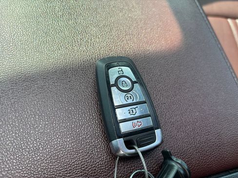 Used 2024 Ford Expedition Limited RWD image 21