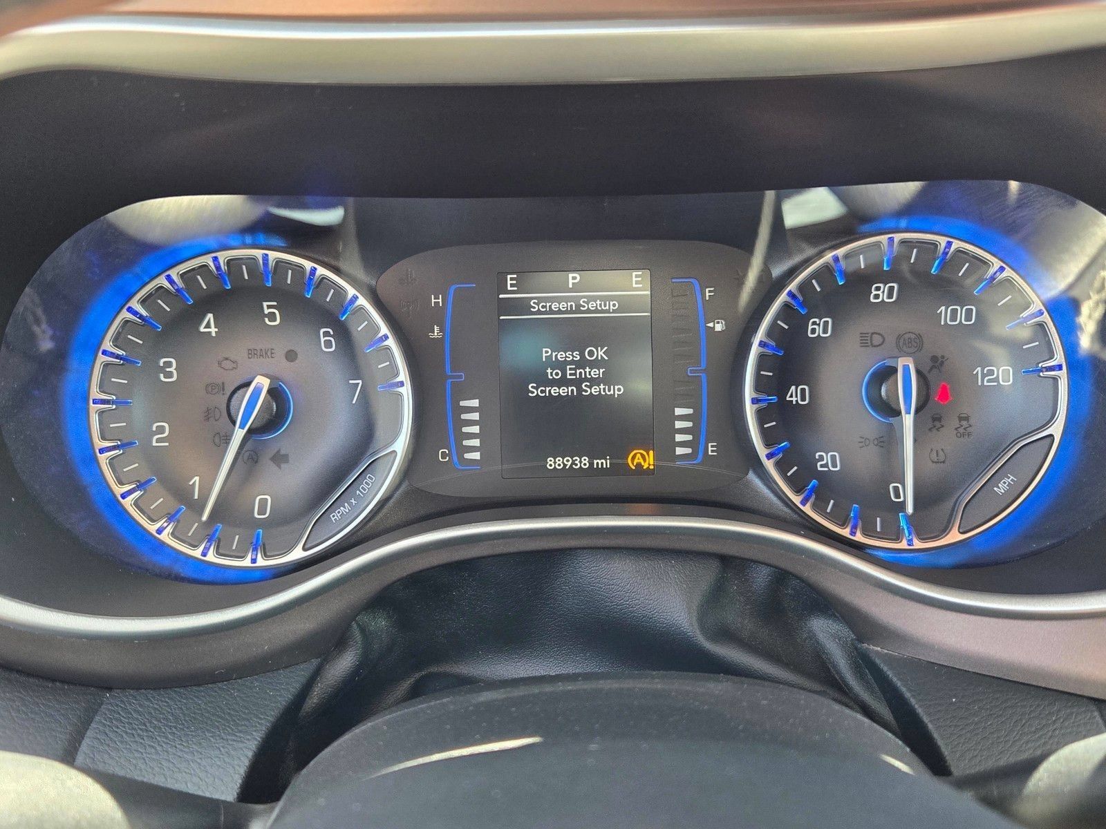 Used 2022 Chrysler Voyager LX FWD image 20