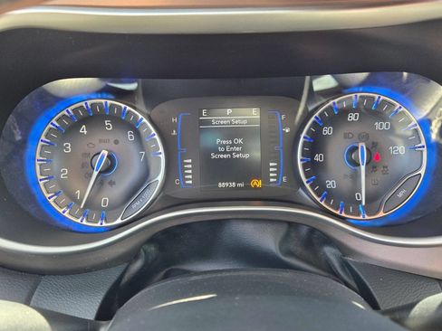 Used 2022 Chrysler Voyager LX FWD image 20