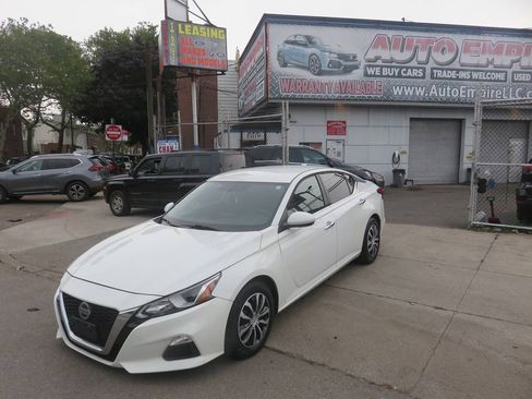 Used 2019 Nissan Altima 2.5 S FWD image 2