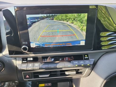 Used 2026 Toyota Camry SE FWD image 15