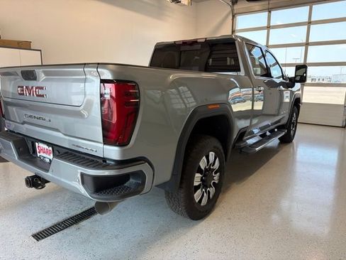 Used 2025 GMC Sierra 3500 Denali w/ Denali Reserve Package AWD/4WD image 9