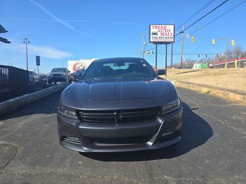 Used 2018 Dodge Charger SXT Plus image 2
