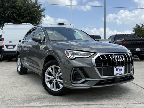 Used 2025 Audi Q3 2.0T Premium AWD/4WD image 2