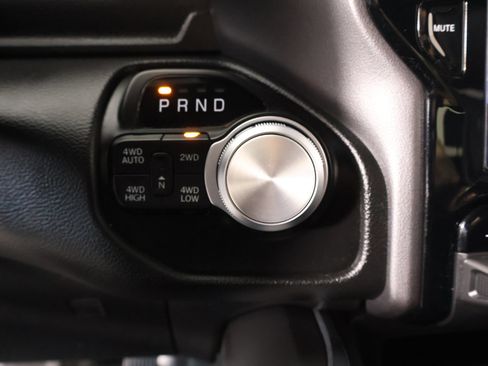 Used 2022 RAM 1500 Laramie AWD/4WD image 8