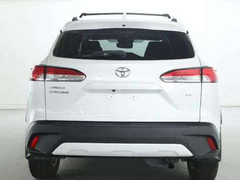 Used 2024 Toyota Corolla Cross LE FWD image 40
