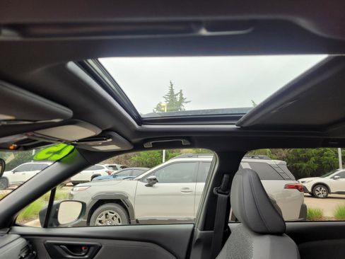 Used 2025 Subaru Forester Premium AWD/4WD image 15